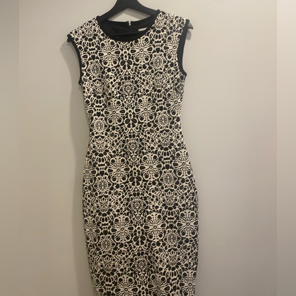 Sleeveless dress